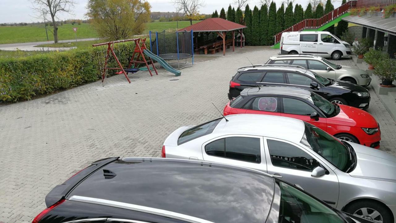 Apartman Taktik Veľký Meder Eksteriør bilde