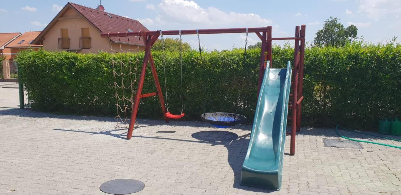 Apartman Taktik Veľký Meder Eksteriør bilde